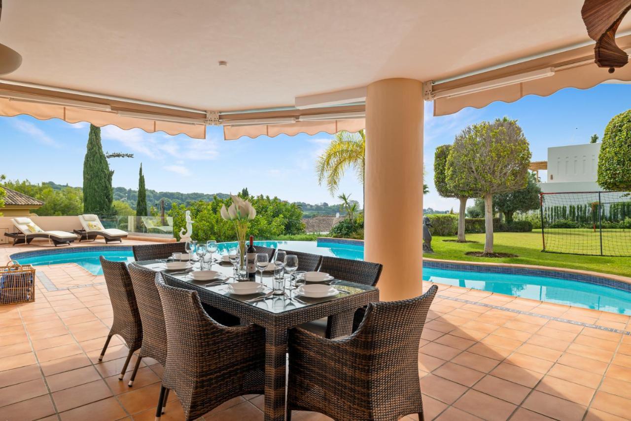 Luxury Villa Robledal By Mabiente - Views Of The Sea And The Golf Course มาร์เบยา ภายนอก รูปภาพ