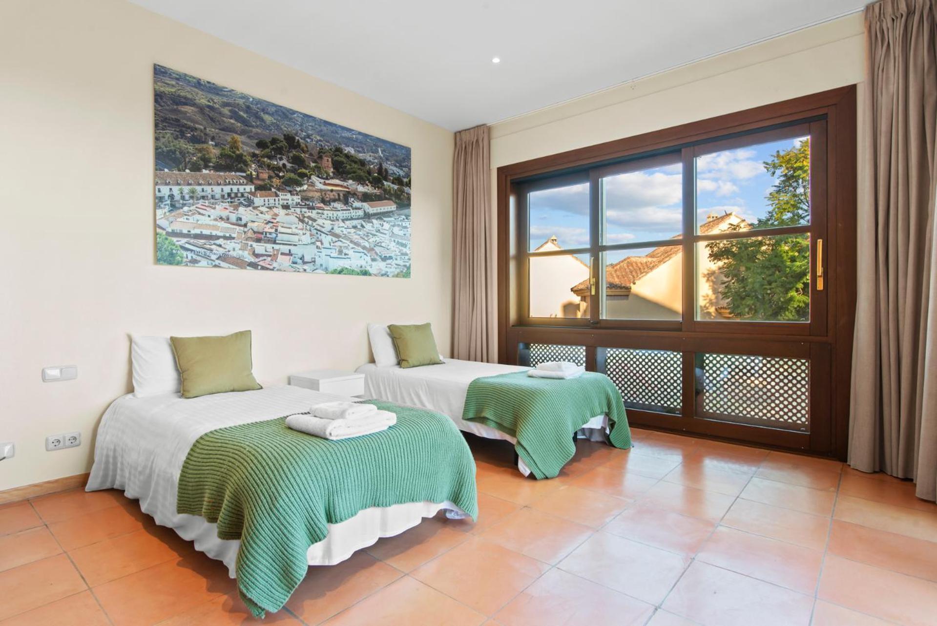 Luxury Villa Robledal By Mabiente - Views Of The Sea And The Golf Course มาร์เบยา ภายนอก รูปภาพ