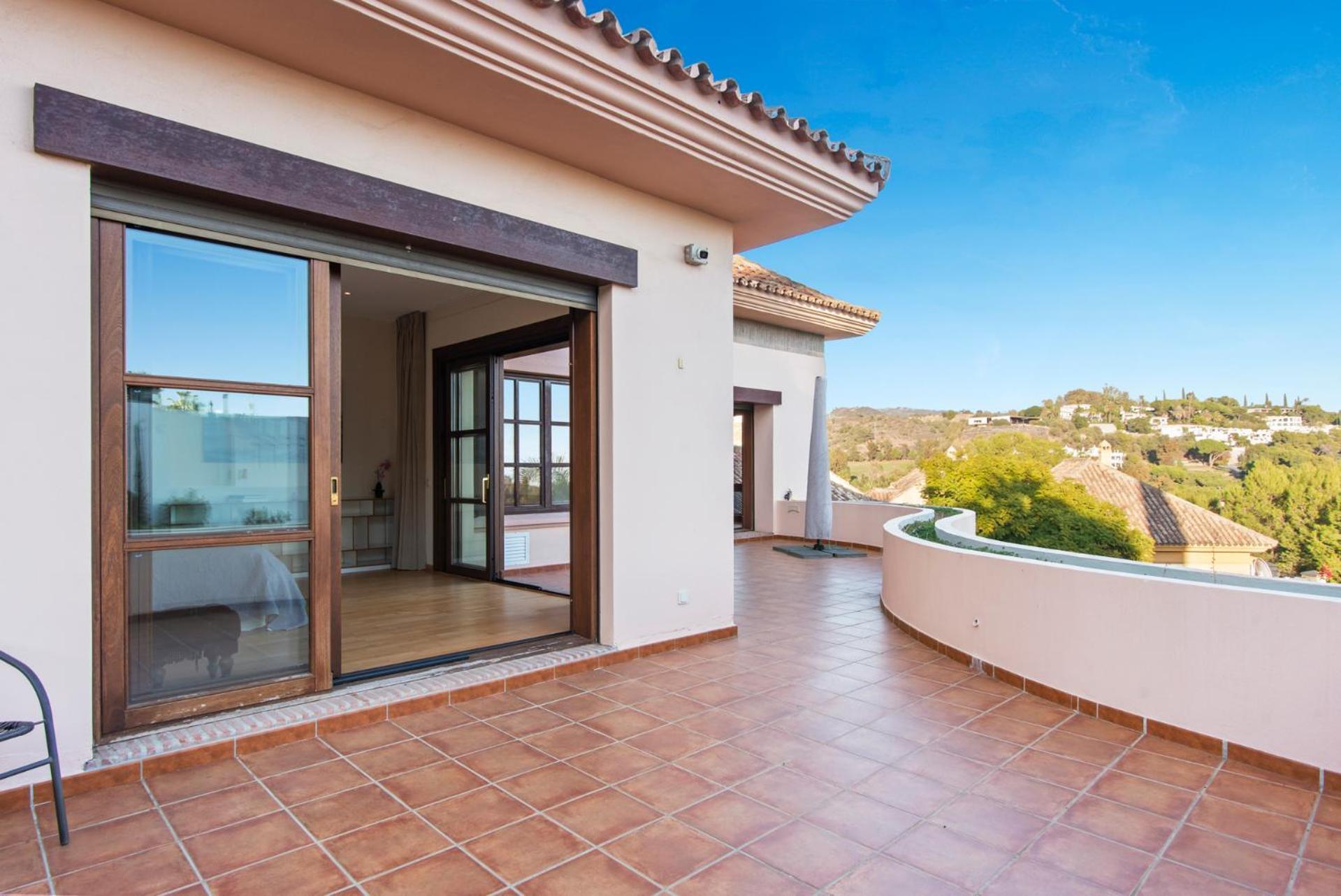 Luxury Villa Robledal By Mabiente - Views Of The Sea And The Golf Course มาร์เบยา ภายนอก รูปภาพ