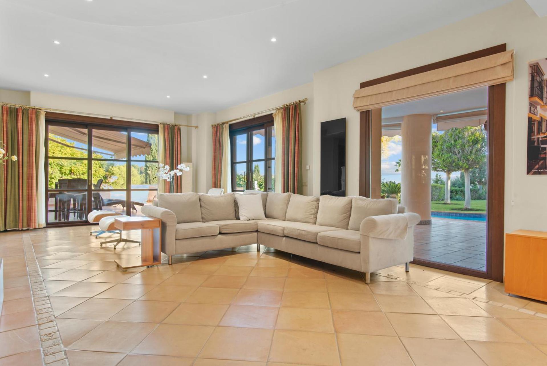 Luxury Villa Robledal By Mabiente - Views Of The Sea And The Golf Course มาร์เบยา ภายนอก รูปภาพ